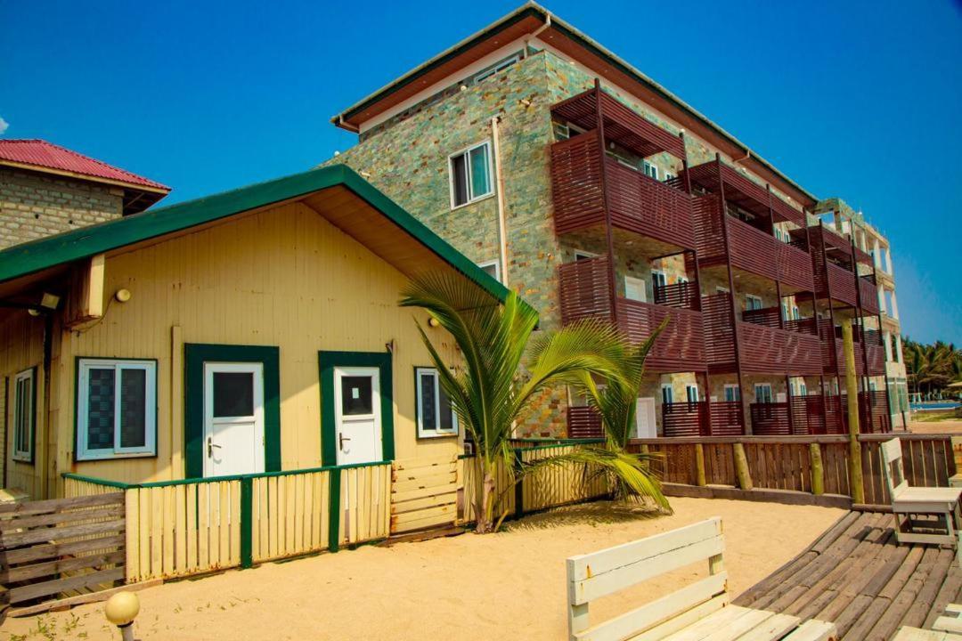 Ocean Green Beach Resort Prampram Eksteriør billede