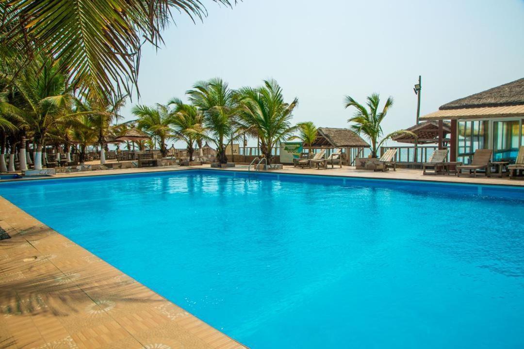 Ocean Green Beach Resort Prampram Eksteriør billede